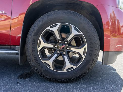 Used 2015 GMC Yukon XL SLT w/ HD Trailering Package image 11