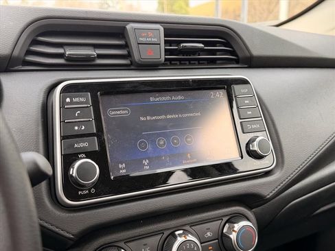 Used 2025 Nissan Versa S image 22