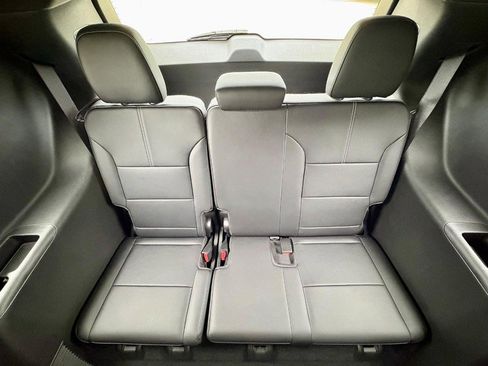 Used 2025 GMC Acadia Elevation w/ Super Cruise Package FWD image 14