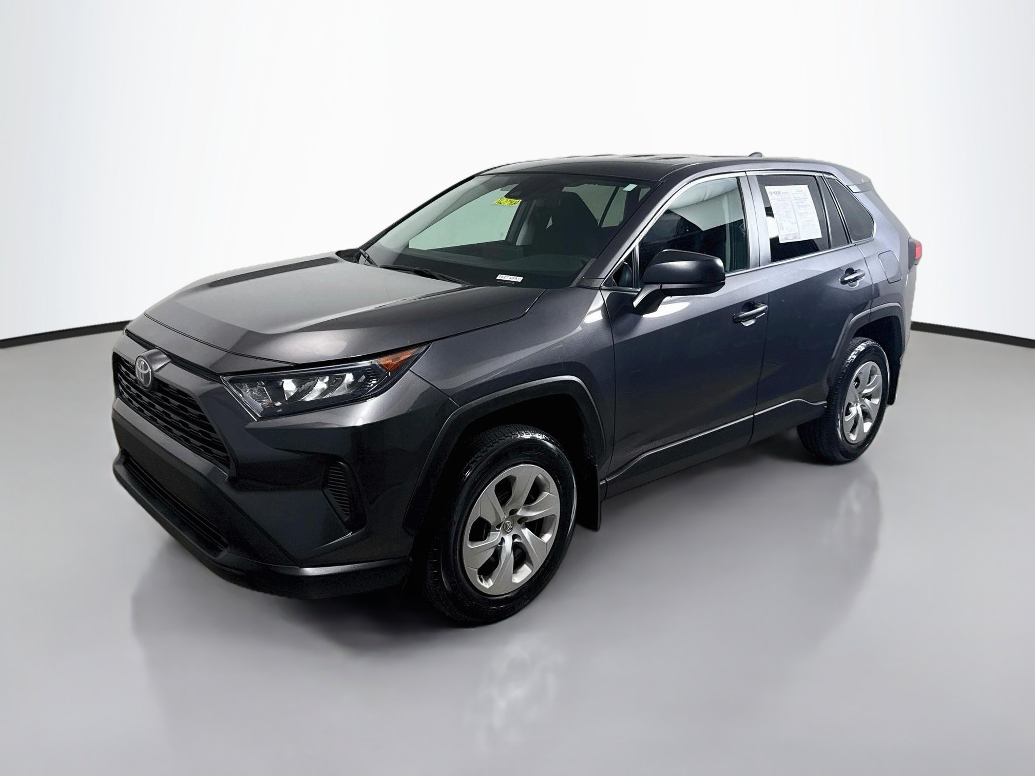 Used 2022 Toyota RAV4 LE AWD/4WD image 3