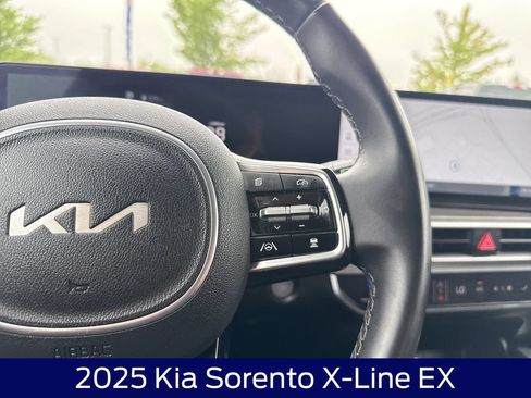 Used 2025 Kia Sorento X-Line EX AWD/4WD image 22