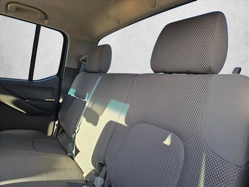 Used 2011 Nissan Frontier SV w/ SV Premium Utility Pkg RWD image 16