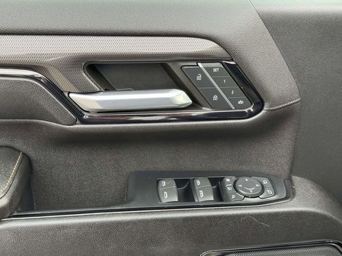 Used 2024 GMC Sierra 2500 AT4 w/ AT4 Preferred Package image 17