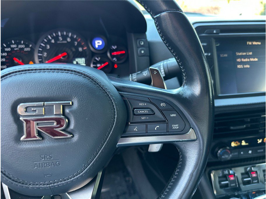 Used 2018 Nissan GT-R Premium AWD/4WD image 41