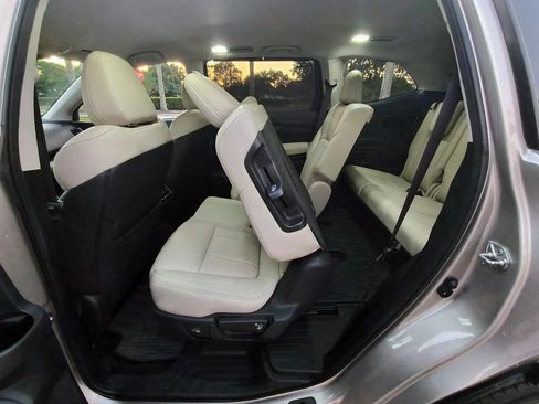 Used 2019 Subaru Ascent Limited image 25