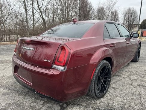 Used 2018 Chrysler 300 Touring w/ Sport Appearance Package image 3