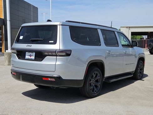 New 2026 Jeep Grand Wagoneer L Limited AWD/4WD image 5