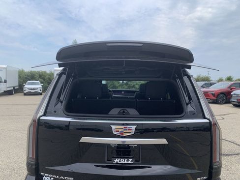 Used 2025 Cadillac Escalade Premium Luxury w/ LPO, Floor Liner Package image 8