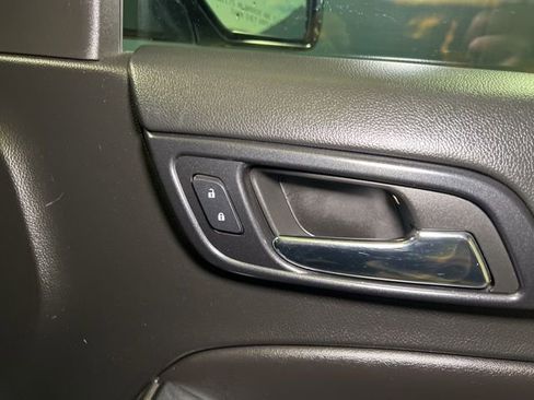 Used 2018 Chevrolet Suburban LT image 68