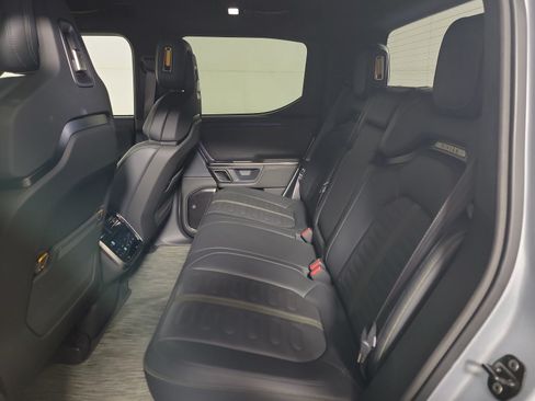 Used 2024 Rivian R1T Adventure Dual AWD/4WD image 21