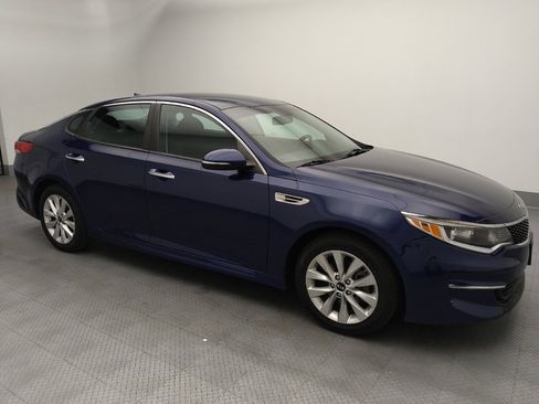 Used 2017 Kia Optima LX FWD image 11