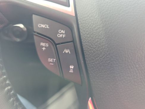 Used 2024 Ford Edge SEL image 39