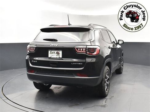 Used 2025 Jeep Compass Limited image 5