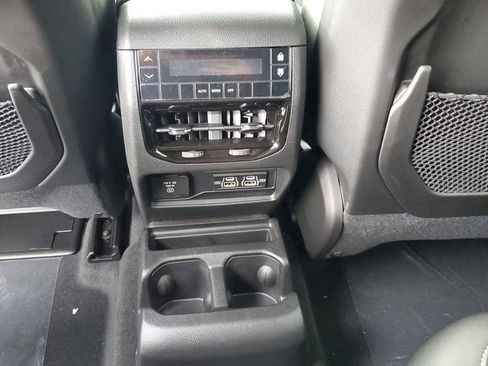 New 2025 Jeep Grand Cherokee L Altitude image 13