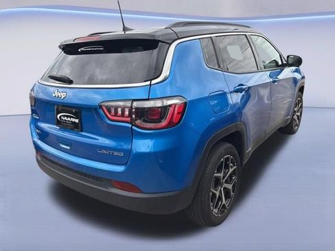 Used 2025 Jeep Compass Limited AWD/4WD image 4