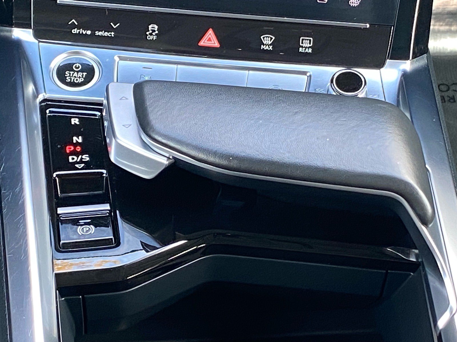 Used 2024 Audi Q8 e-tron Premium Plus AWD/4WD image 10
