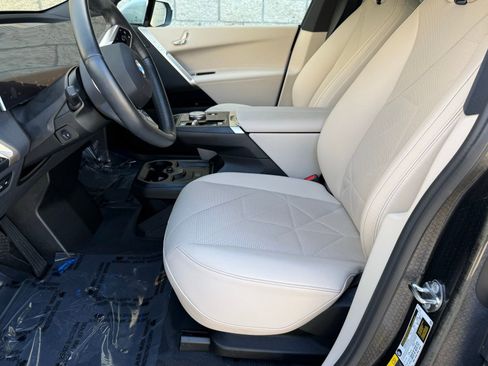 Used 2026 BMW iX xDrive60 image 22