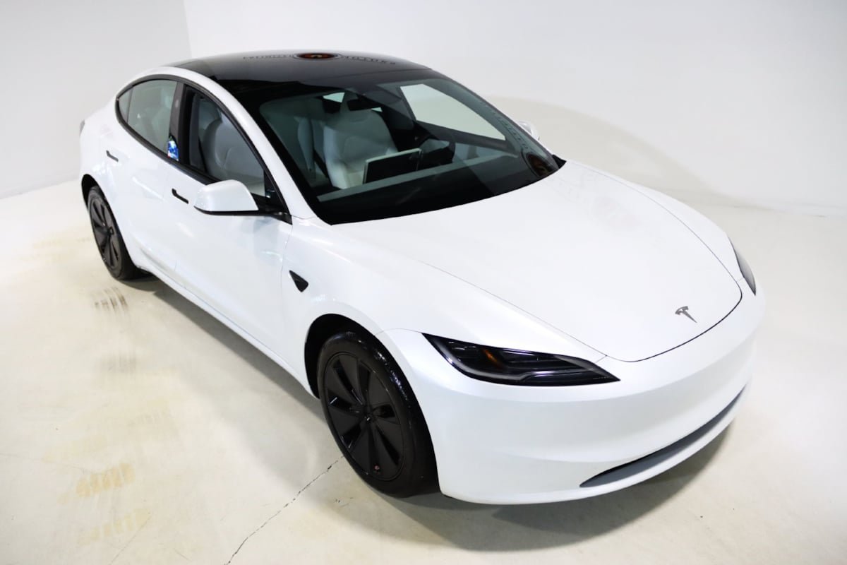 Used 2025 Tesla Model 3 Long Range RWD image 19