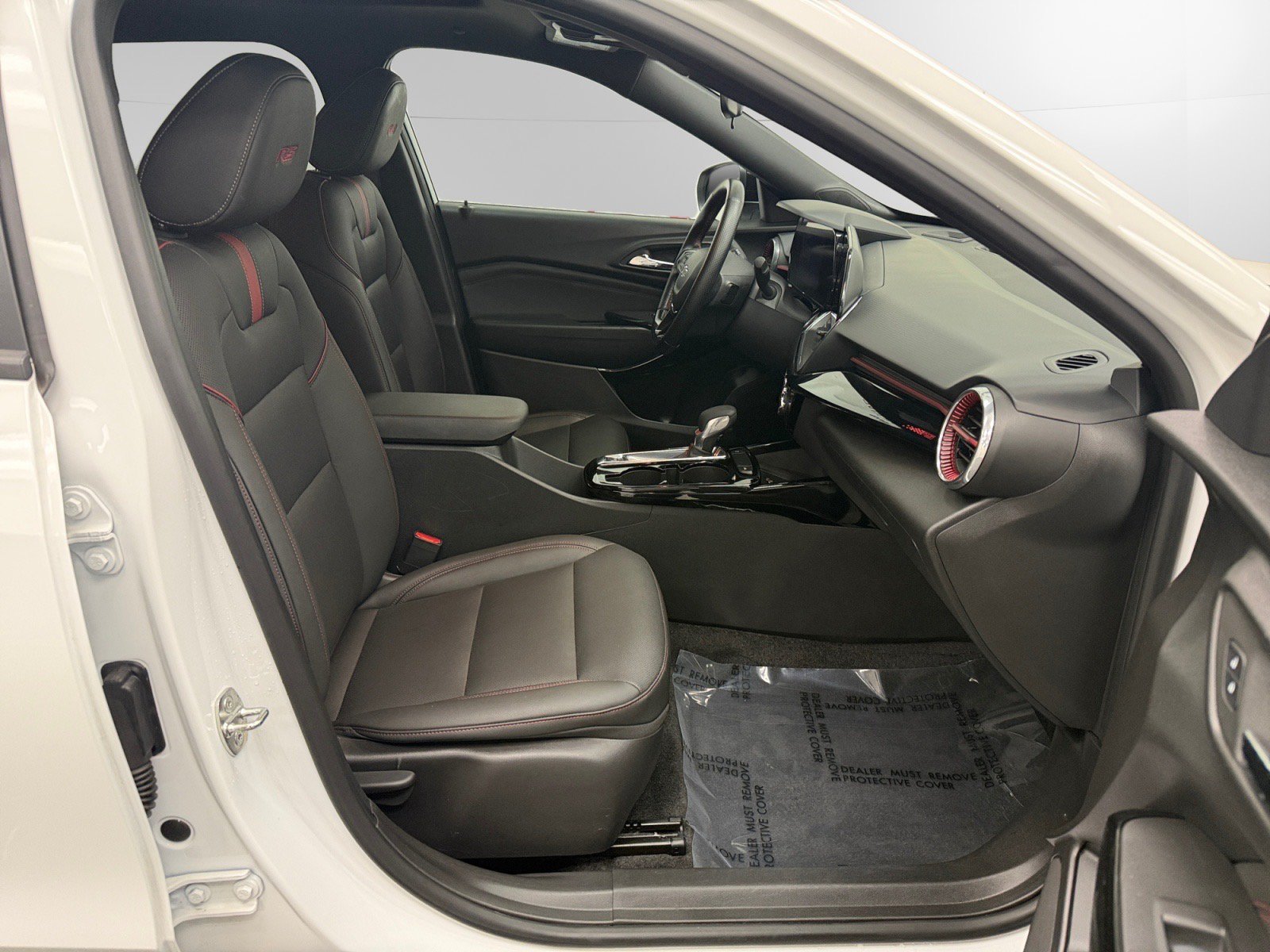 Used 2024 Chevrolet Trax RS w/ Sunroof Package FWD image 15