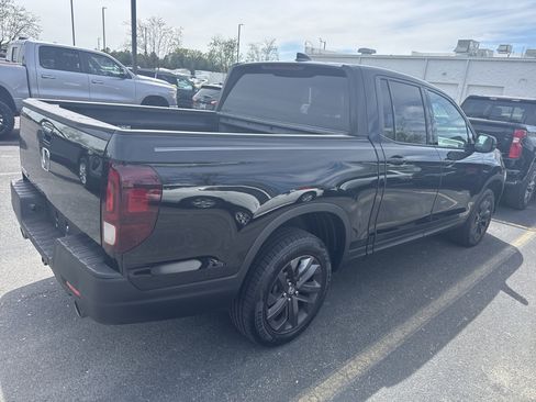 Used 2023 Honda Ridgeline Sport image 10