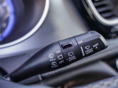 Used 2021 Chrysler Pacifica Touring w/ S Appearance Package image 22