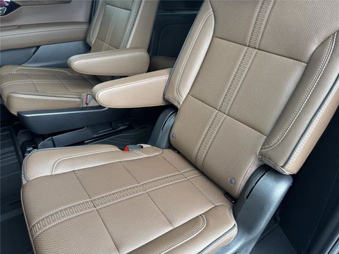 New 2026 Chevrolet Suburban High Country RWD image 35