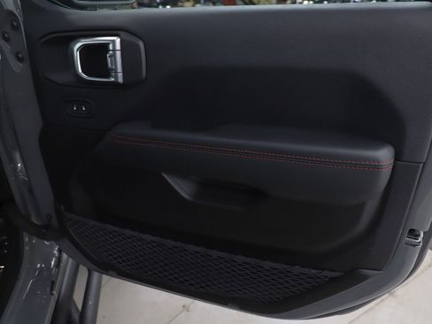 Used 2023 Jeep Wrangler Rubicon w/ Dual Top Group image 9