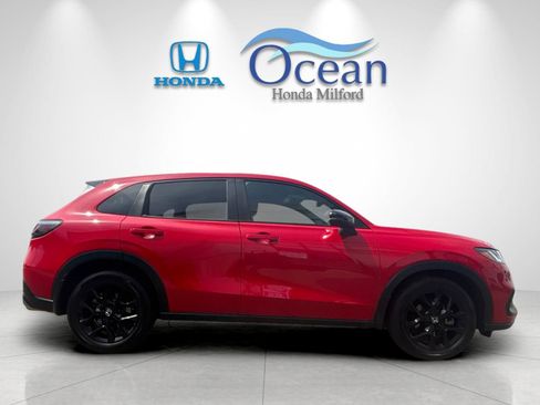 Used 2024 Honda HR-V Sport image 2