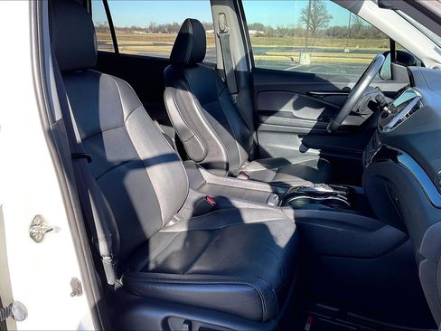 Used 2019 Honda Pilot Touring image 8