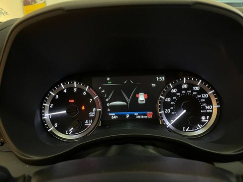 Used 2025 Toyota Highlander LE FWD image 42