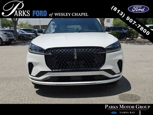 Used 2025 Lincoln Aviator Black Label w/ Black Label Special Edition AWD/4WD image 3