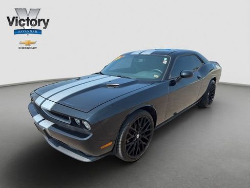 Used 2014 Dodge Challenger SXT Plus RWD image 3