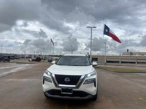Used 2023 Nissan Rogue SV FWD image 5