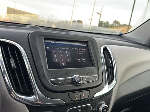 Used 2022 Chevrolet Equinox LT image 21