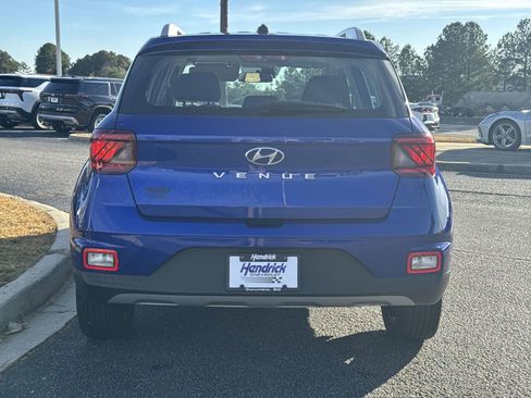 Used 2024 Hyundai Venue SEL image 9