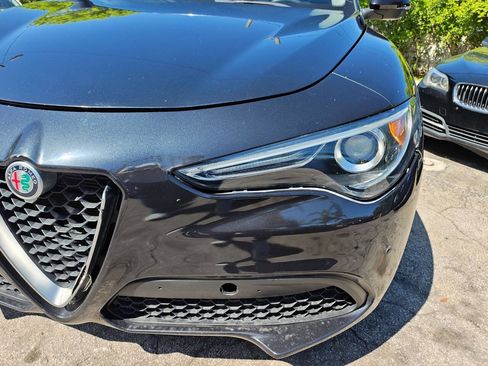 Used 2019 Alfa Romeo Stelvio AWD image 18