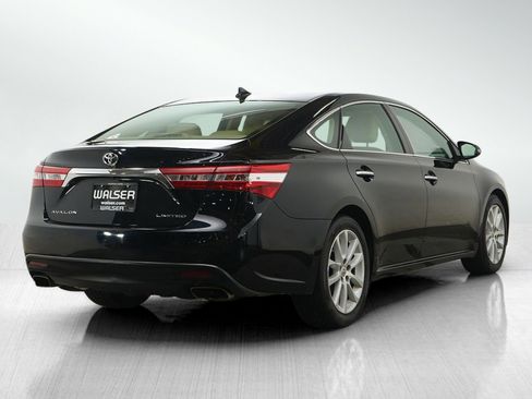 Used 2014 Toyota Avalon Limited w/ Technology Package FWD image 5