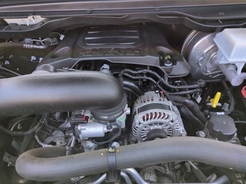 Used 2022 RAM 1500 Big Horn AWD/4WD image 36