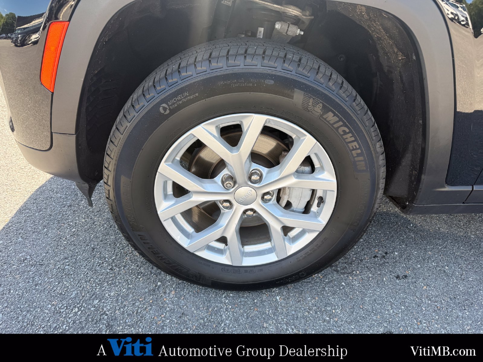 Used 2023 Jeep Grand Cherokee Limited AWD/4WD image 12