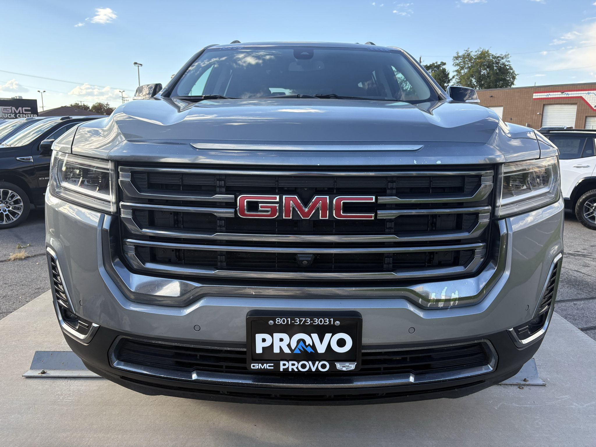 Used 2023 GMC Acadia AT4 w/ Technology Package AWD/4WD image 9