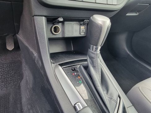 Used 2015 Toyota Corolla LE FWD image 28