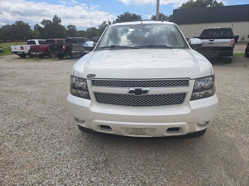 Used 2011 Chevrolet Avalanche LTZ AWD/4WD image 9