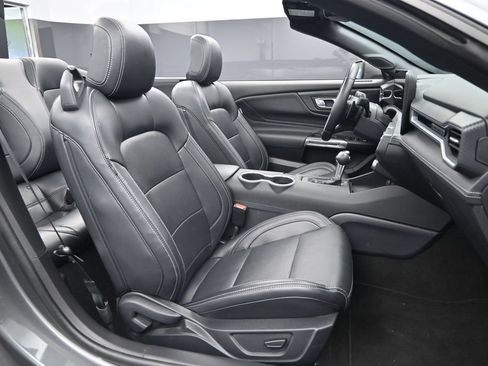 Used 2025 Ford Mustang GT Premium RWD image 28