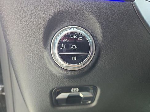 Used 2025 Mercedes-Benz CLE 300 4MATIC Cabriolet image 20