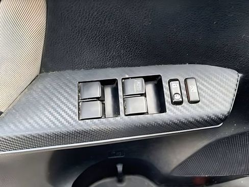 Used 2015 Toyota RAV4 LE AWD/4WD image 15