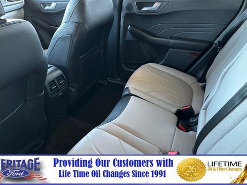 New 2025 Ford Escape SE w/ PHEV Premium Package image 9