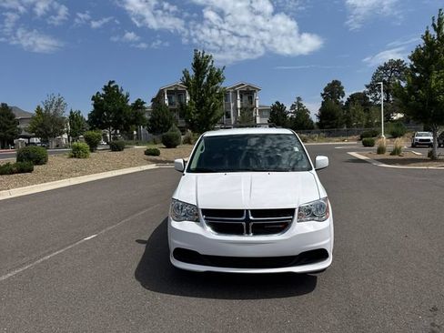 Used 2014 Dodge Grand Caravan SXT w/ Rear Park Assist Package FWD image 8