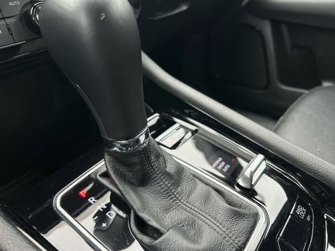 Used 2025 Jeep Compass Limited image 29