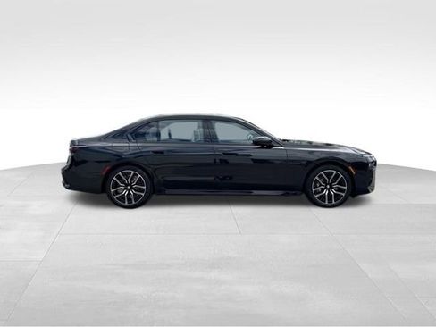 Certified 2023 BMW 760i xDrive AWD/4WD image 9
