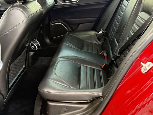 Used 2017 Alfa Romeo Giulia Ti w/ TI 19" Sport Package image 23